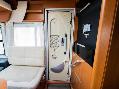 Niesmann and Bischoff Arto 64 GL