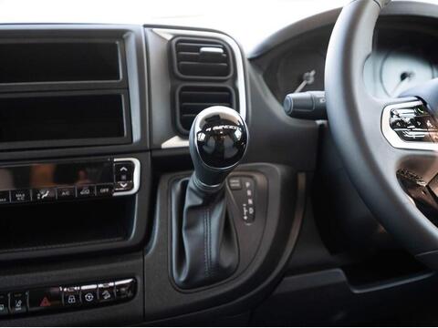 Dethleffs Alpa Coachbuilt A 6820-2