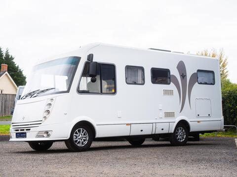 Niesmann and Bischoff Arto 64 GL