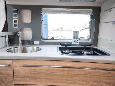 Dethleffs Alpa Coachbuilt A 6820-2