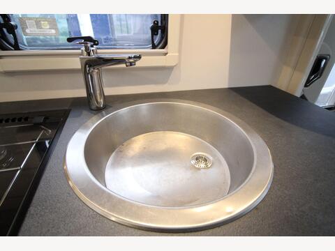 Swift Escape Compact C205