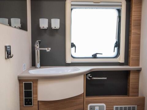 Dethleffs Alpa Coachbuilt A 6820-2