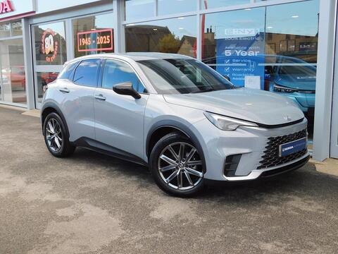 Lexus LBX 1.5 VVT-iE Premium Plus SUV 5dr Petrol Hybrid E-CVT Euro 6 (s/s) (136 ps)