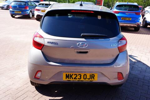 i10