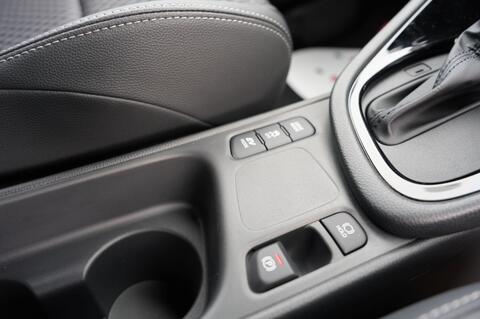 Mazda2 HYBRID