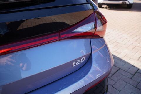 i20