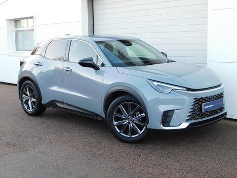 Lexus LBX 1.5 VVT-iE Premium Plus SUV 5dr Petrol Hybrid E-CVT Euro 6 (s/s) (136 ps)