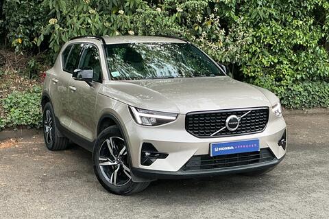 Volvo XC40 2.0 B3 MHEV Plus Dark DCT Auto Euro 6 (s/s) 5dr