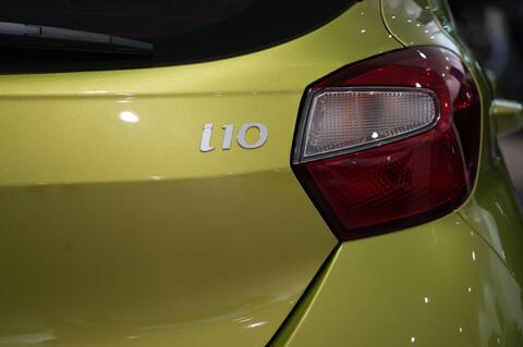 i10