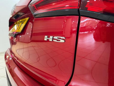 MG HS