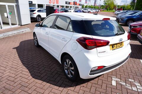 i20