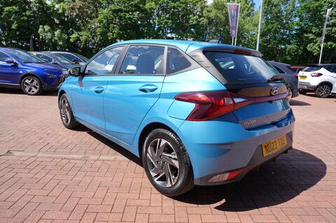 i20