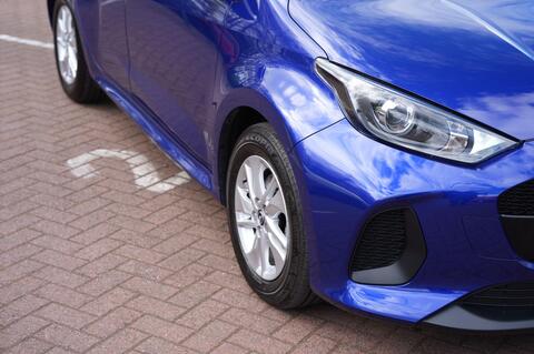 Mazda2 HYBRID