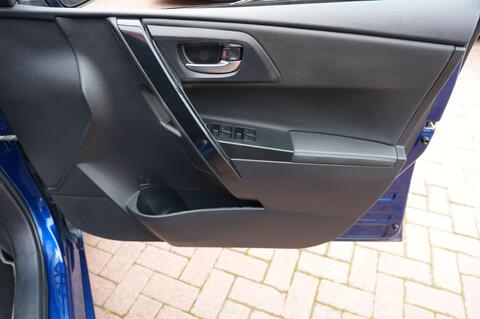 Auris