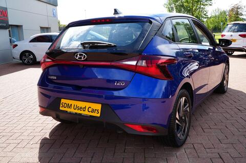 i20