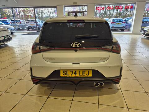 i20