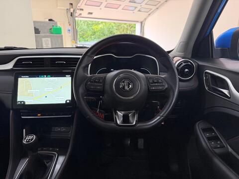 MG ZS