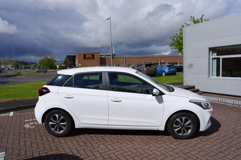 i20