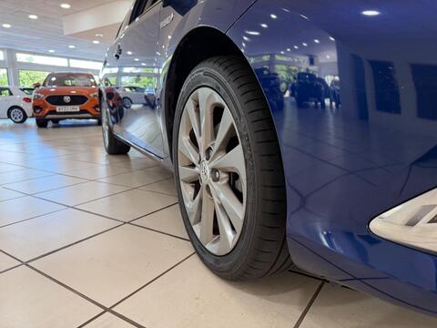 Auris