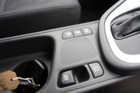 Mazda2 HYBRID