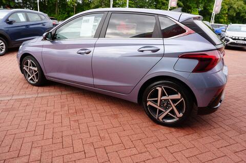 i20