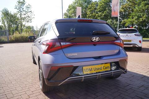i20