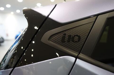 i10