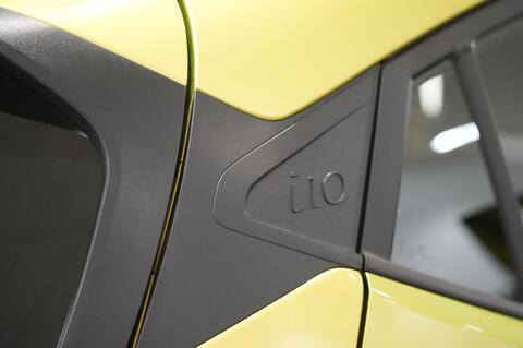 i10