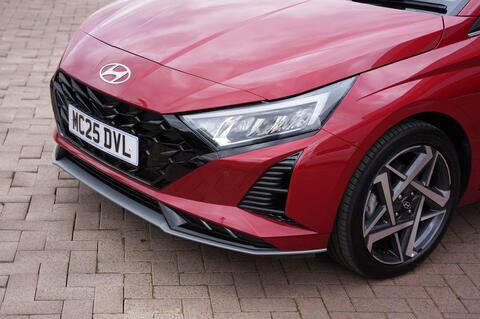 i20