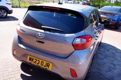 i10