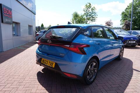 i20