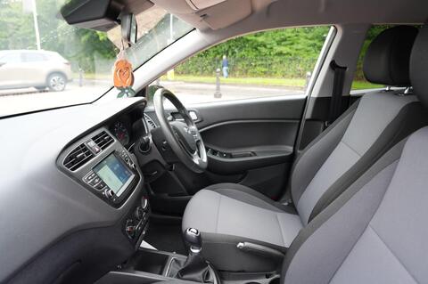 i20