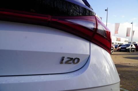 i20