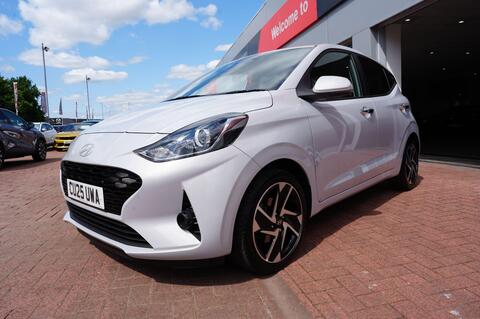 Hyundai i10 1.2 Premium Hatchback 5dr Petrol Auto Euro 6 (s/s) (79 ps)