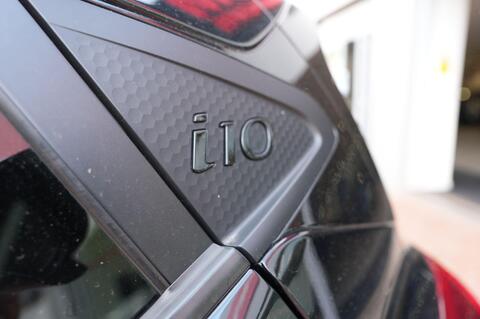 i10