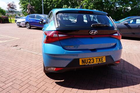 i20