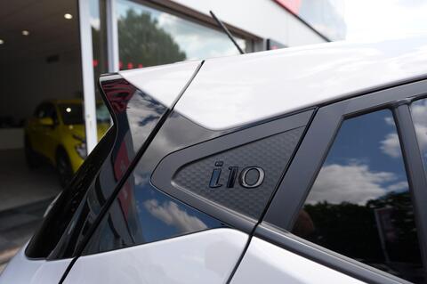i10