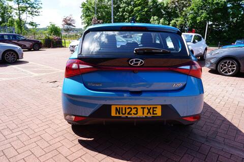 i20