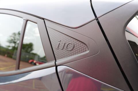 i10
