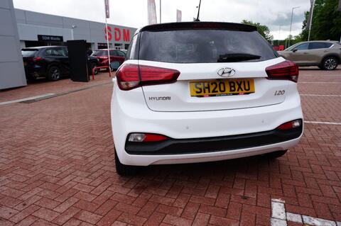 i20