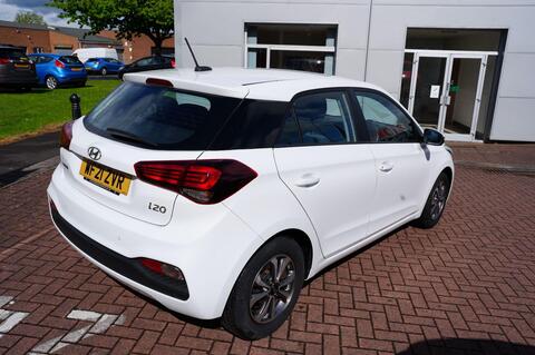 i20