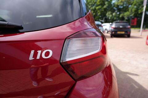 i10