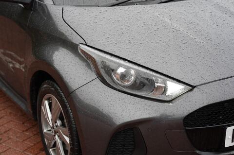 Mazda2 HYBRID