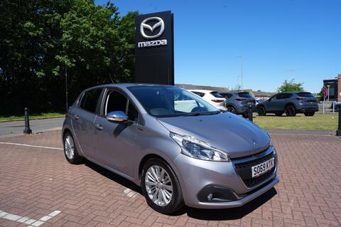 Peugeot 208 1.2 PureTech Signature Hatchback 5dr Petrol Manual Euro 6 (s/s) (82 ps)