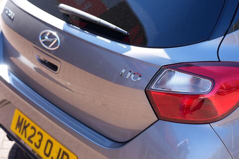 i10