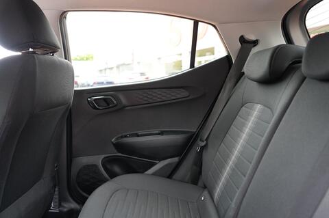 i10