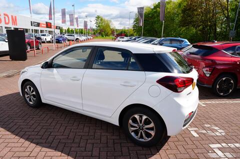 i20