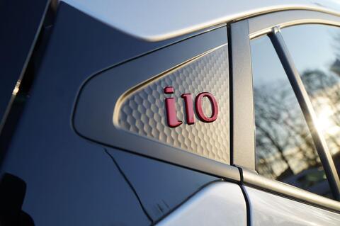 i10