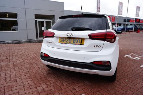 i20