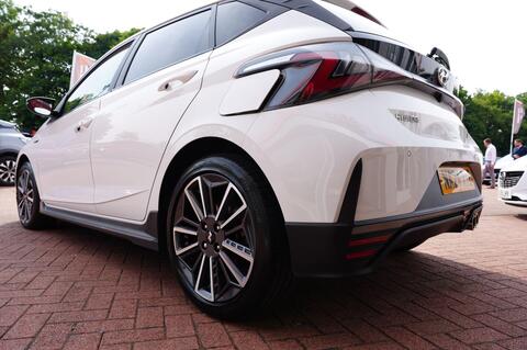 i20
